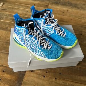 Kid's Nike Lebron 17 “Sprite” Sz. 4Y / 36 (EUR)